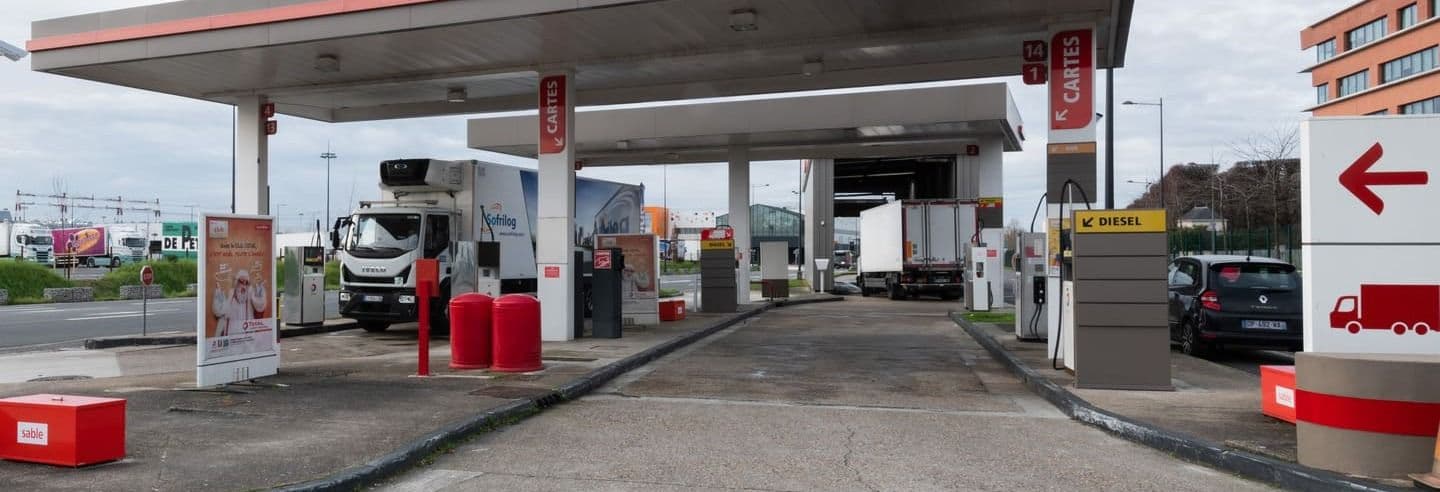 Station service pour camion Total sur le Marché de Rungis